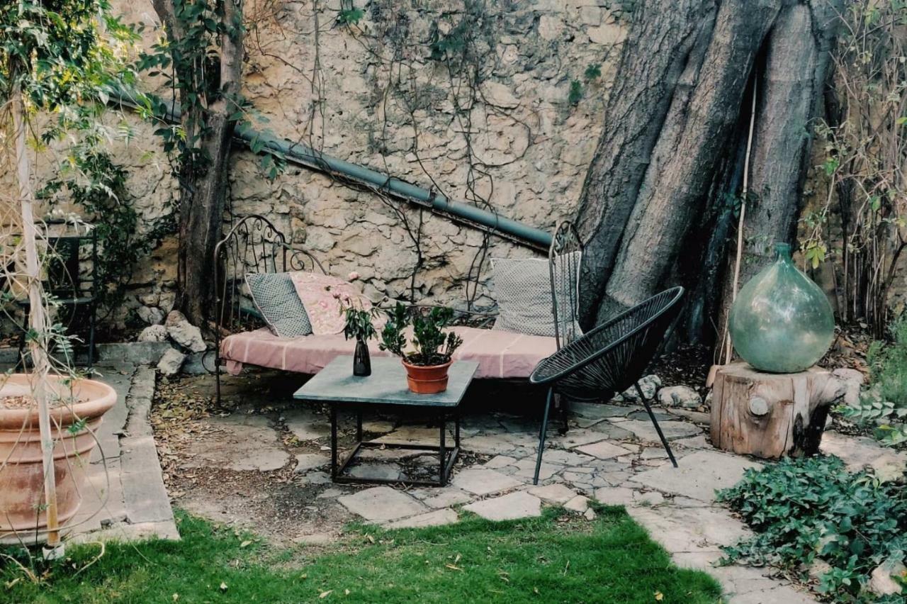 En Ville Et Sous Les Arbres Montpellier Exterior photo